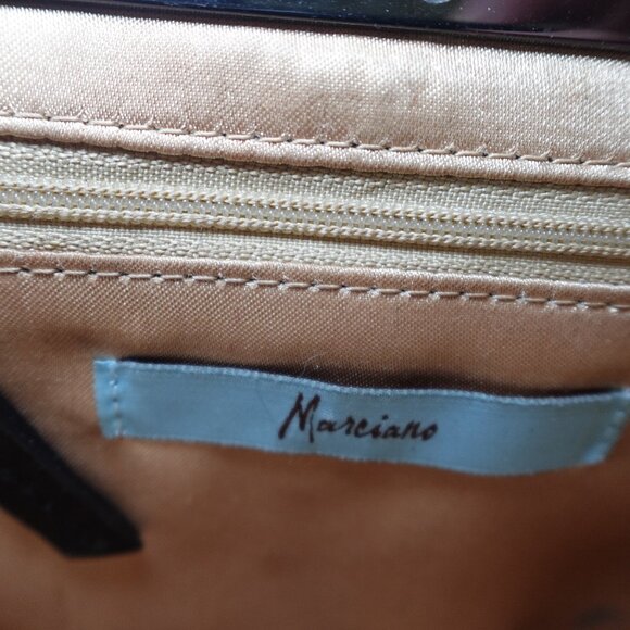 Vintage Marciano patent finish kiss lock clutch - Picture 11 of 14